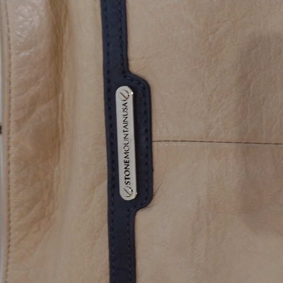 STONE MOUNTAIN LEATHER Shoulder Bag Navy Cream - Picture 8 of 16